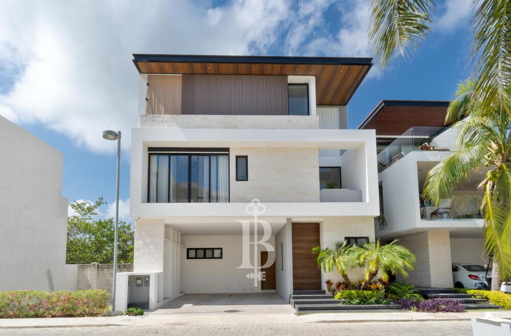 CASA EN VENTA | LAGUNA PUERTO CANCÚN