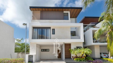 CASA EN VENTA | LAGUNA PUERTO CANCÚN